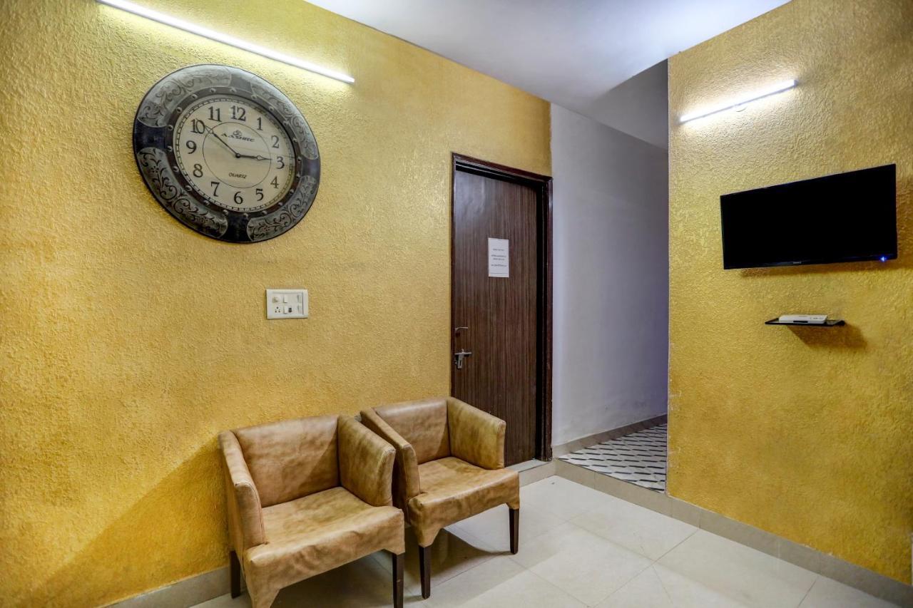 Hotel O Blissbourn Új-Delhi Kültér fotó