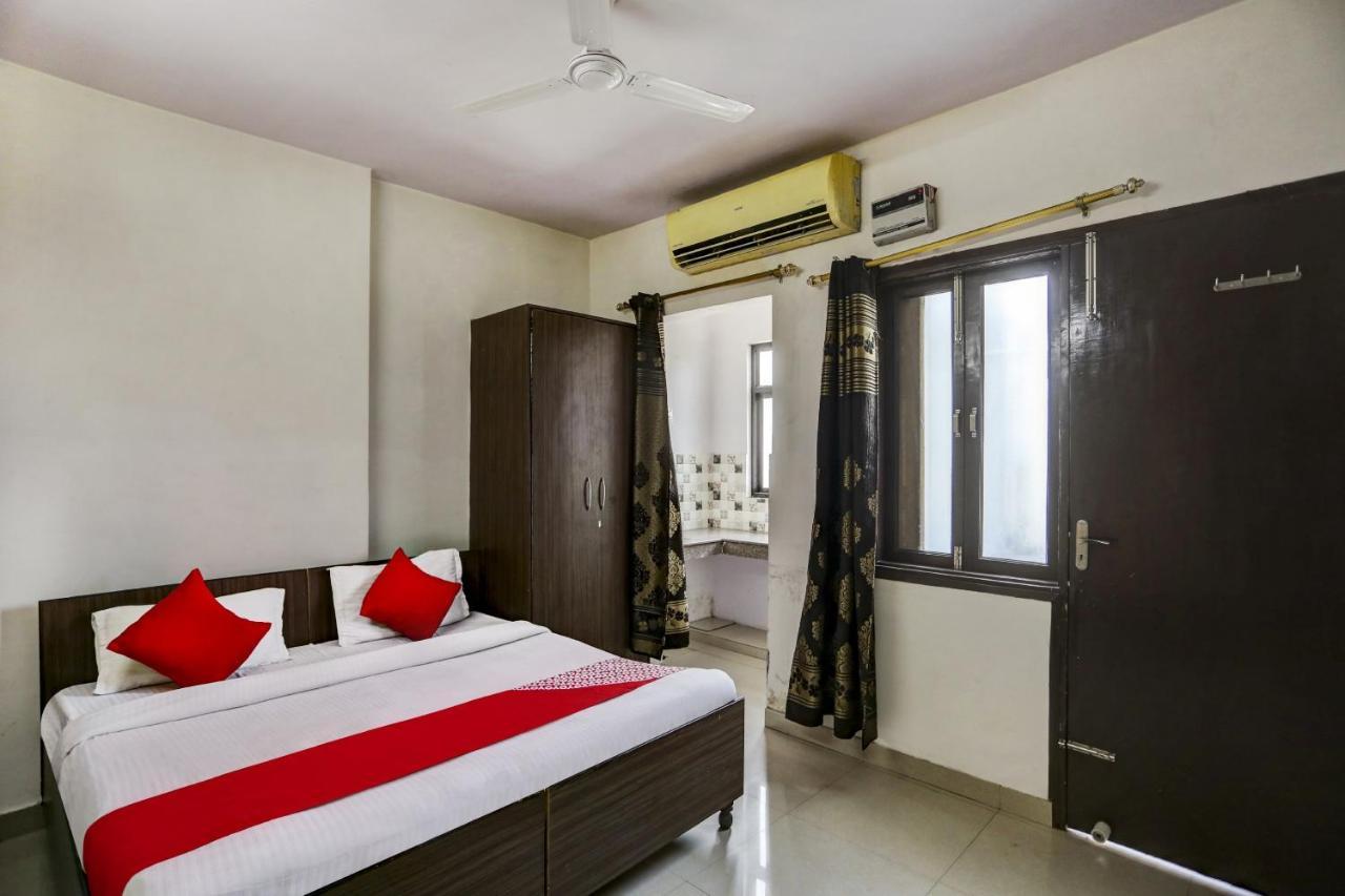 Hotel O Blissbourn Új-Delhi Kültér fotó