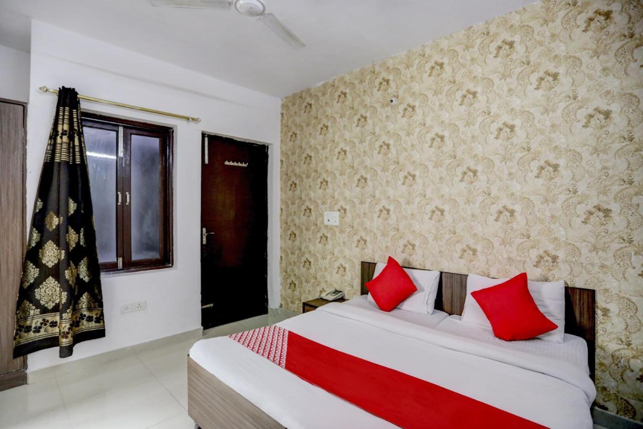 Hotel O Blissbourn Új-Delhi Kültér fotó