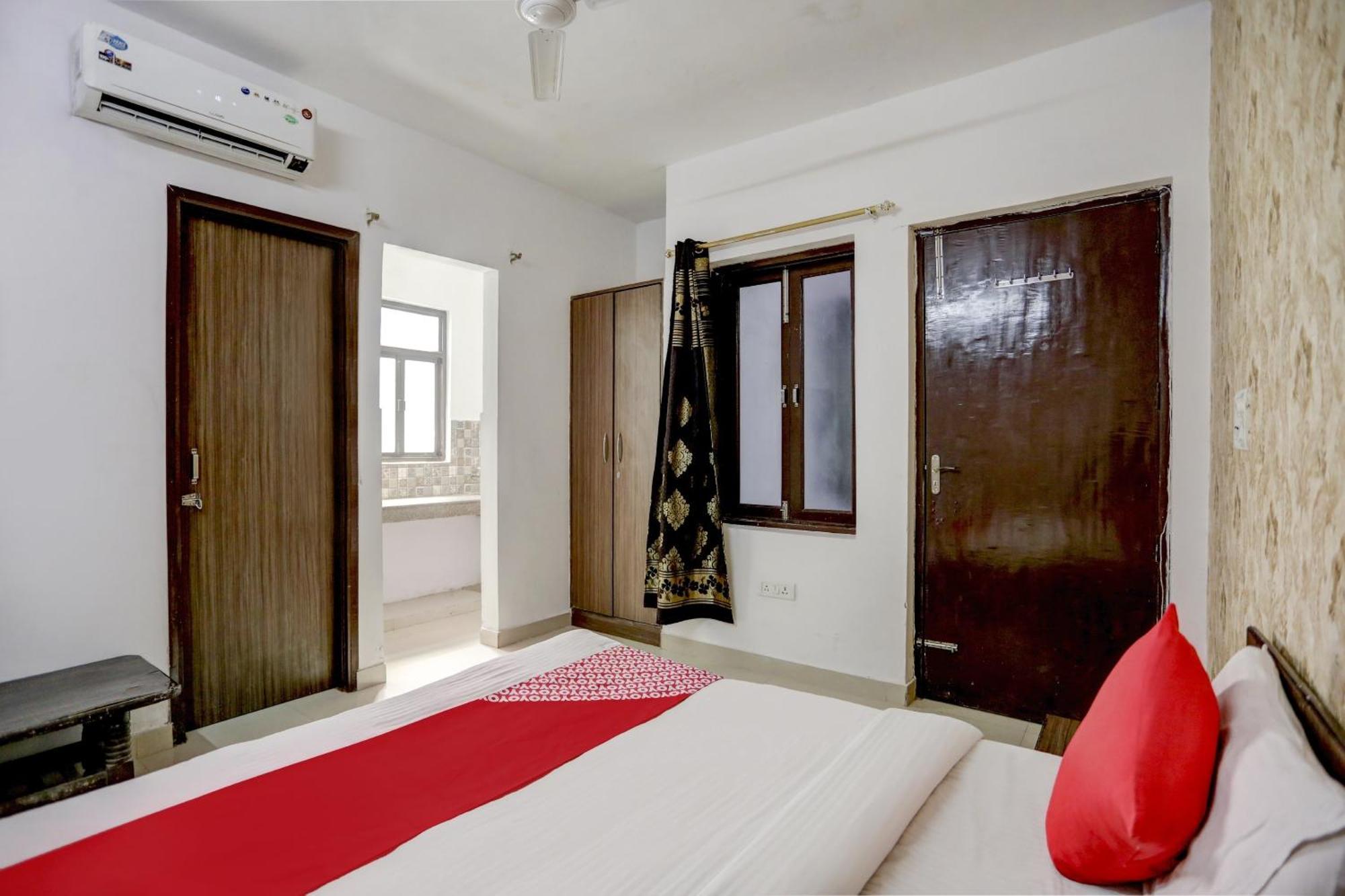 Hotel O Blissbourn Új-Delhi Kültér fotó