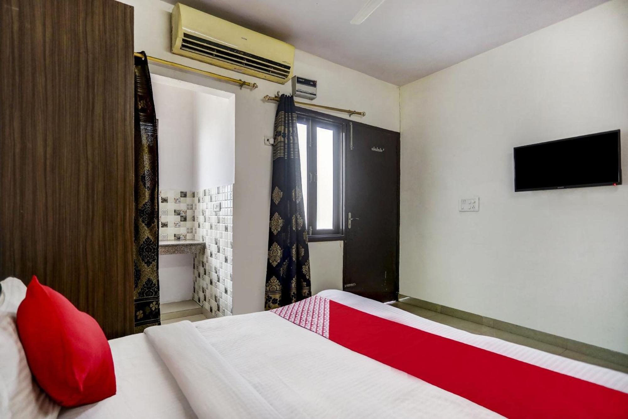 Hotel O Blissbourn Új-Delhi Kültér fotó